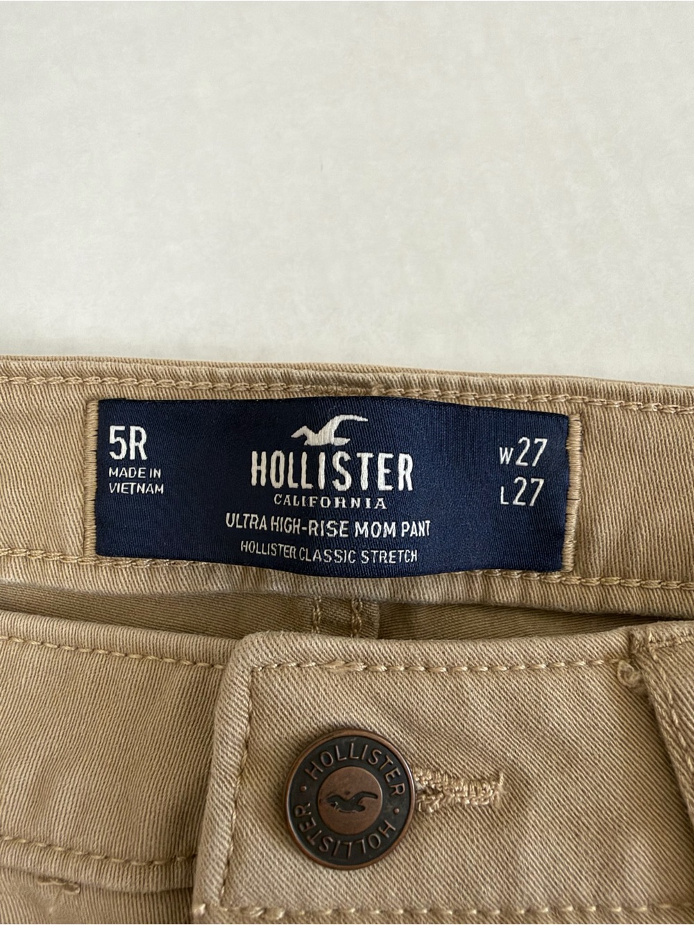 Hollister Women’s Ultra High-Rise Mom Pants — Khaki